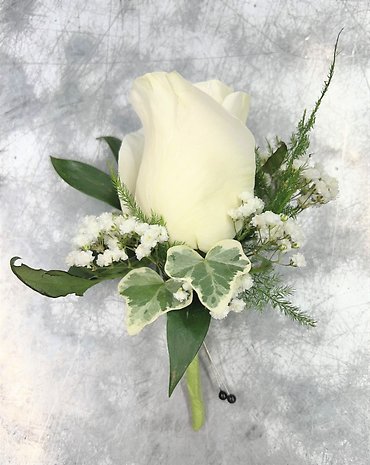 White rose with ivy & baby\'s breath boutonniere