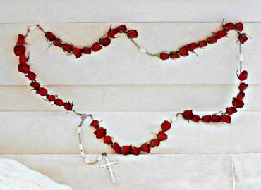 Garland Of Roses Rosary ~ Casket Insert