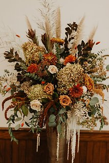 Nicole\'s Wedding Ceremony Flowers