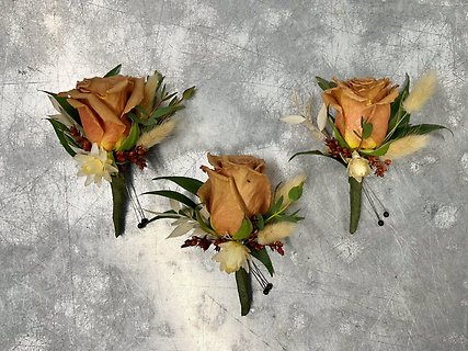 Nicole\'s Wedding Boutonnieres