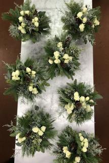 Winter Wonderful Bridesmaids\' Bouquets